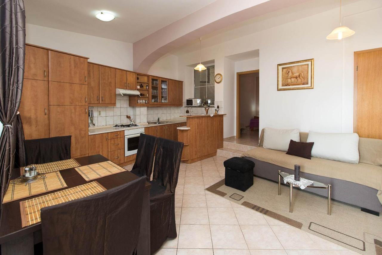 Apartmani Vera Crikvenica Εξωτερικό φωτογραφία